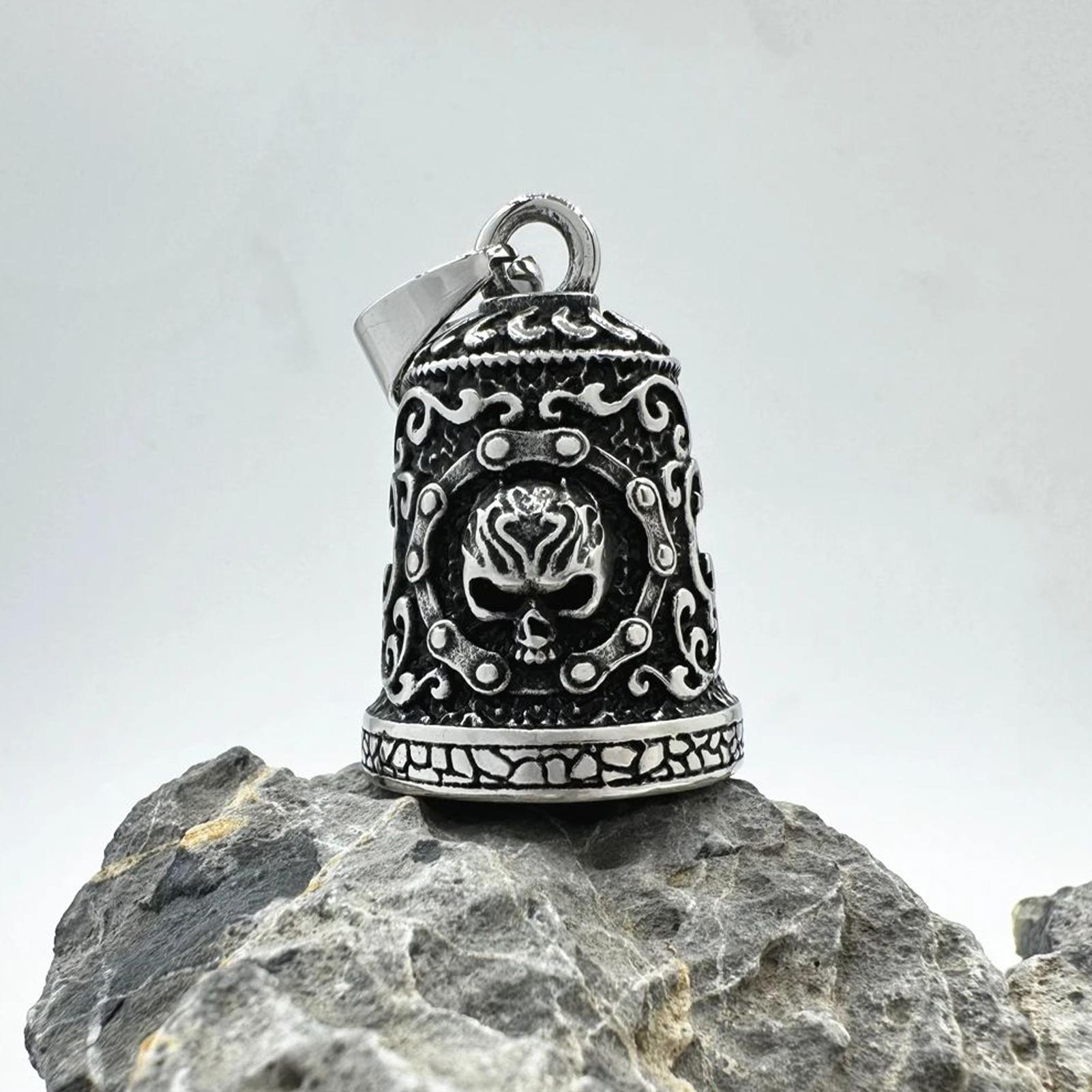 Totenkopf-Glockenanhänger, Mot – Men Accessories Chain Bewertung und Preis