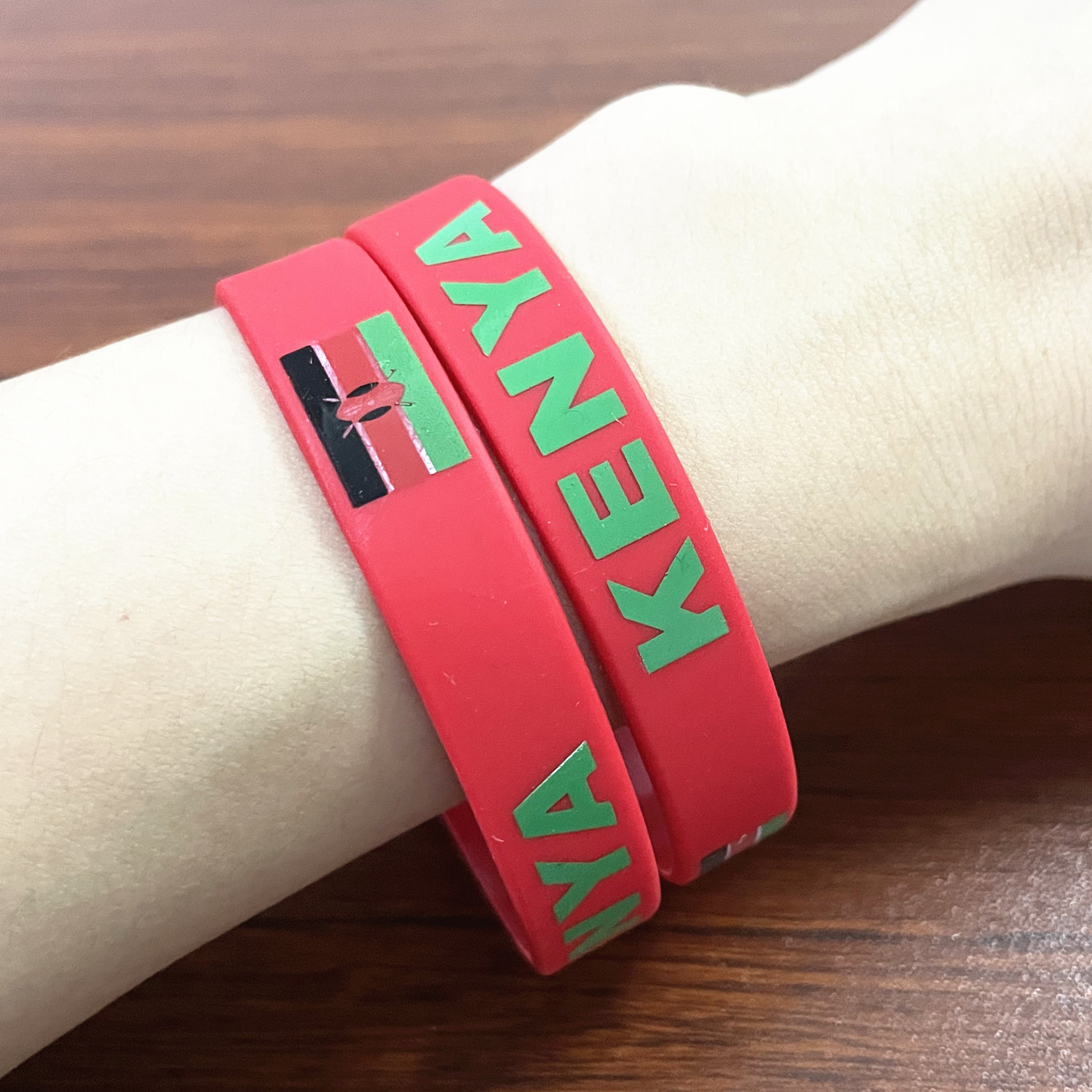 2 stücke Kenia Silikon Armbänd – Men Accessories Kenya Bewertung und Preis
