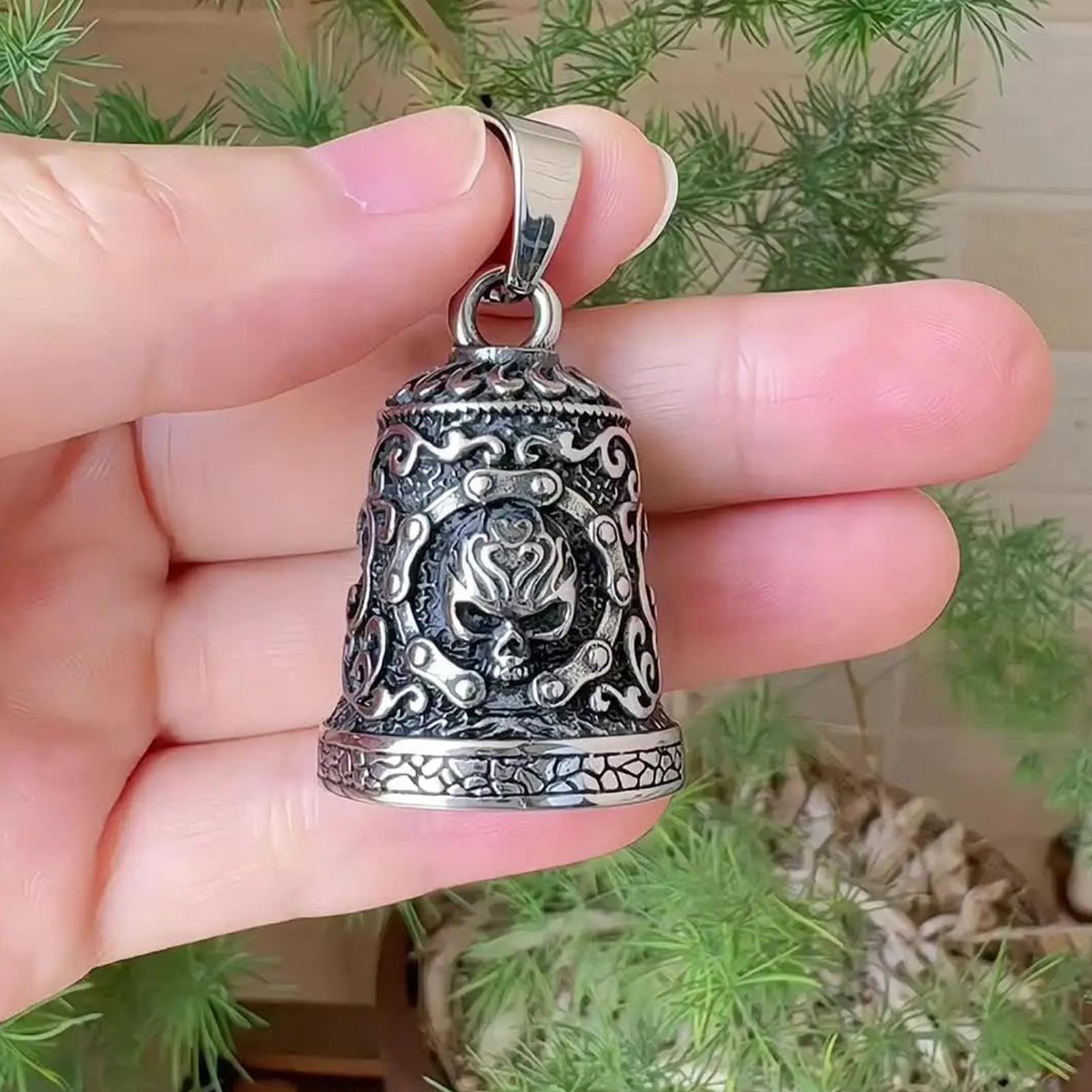 Totenkopf-Glockenanhänger, Mot – Men Accessories Chain Bewertung und Preis