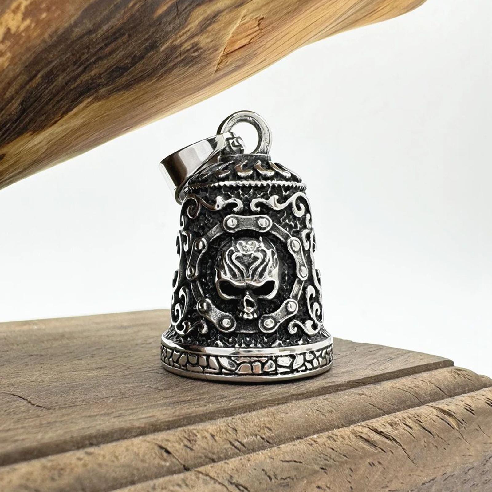 Totenkopf-Glockenanhänger, Mot – Men Accessories Chain Bewertung und Preis